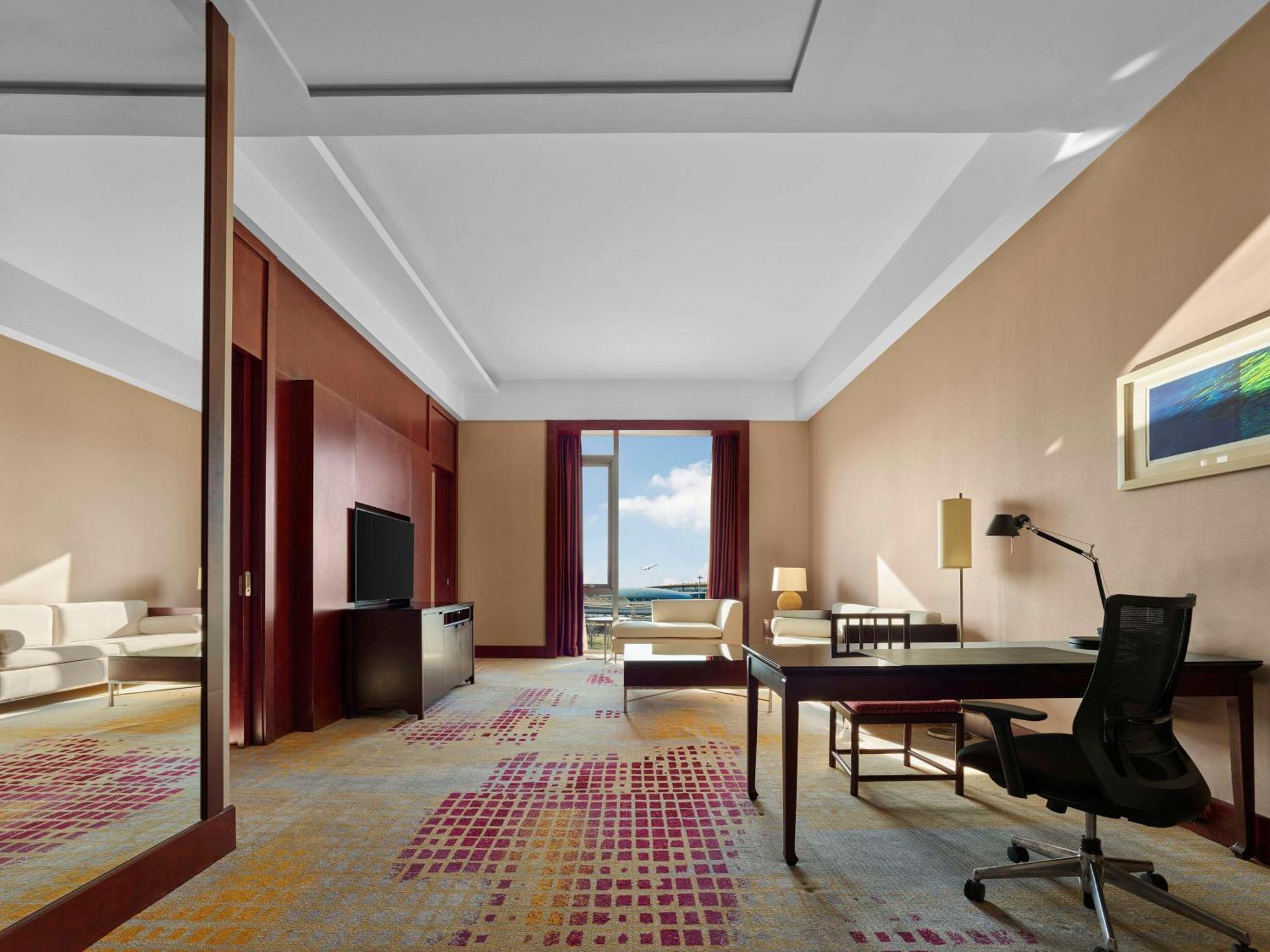 Deluxe King Suite,1583077866:JPEG